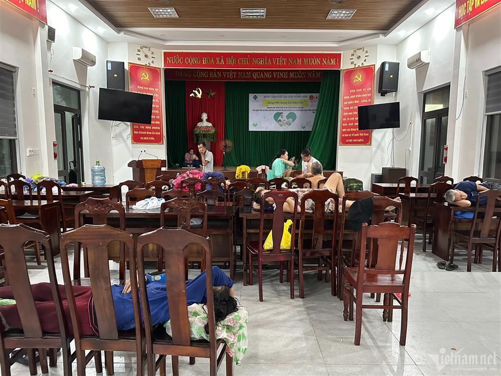 Đà Nẵng sơ tán 5.000 người dân ra khỏi vùng rốn lũ trong đêm-3