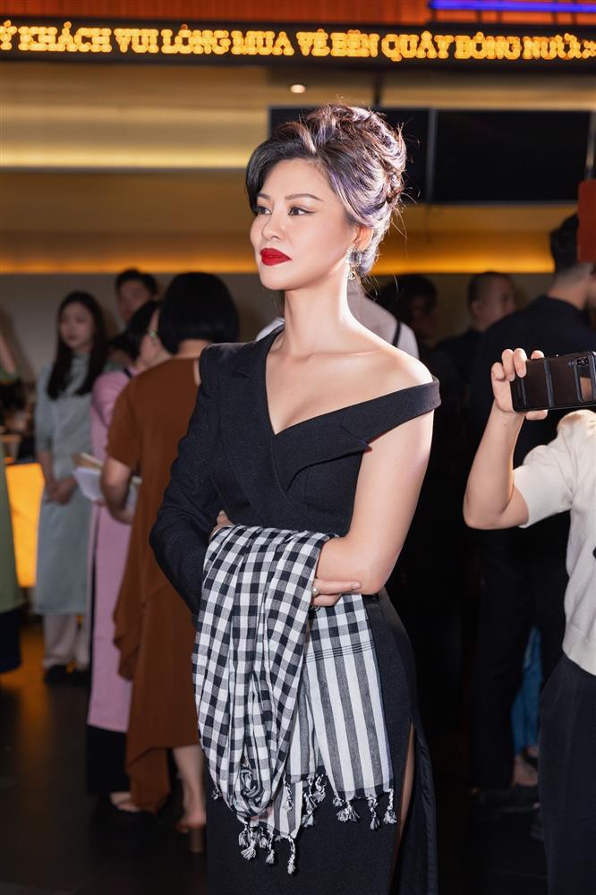 Nguyễn Quang Dũng nhiều lần gọi vợ ơi khi không thấy Bùi Lan Hương đứng cạnh-7