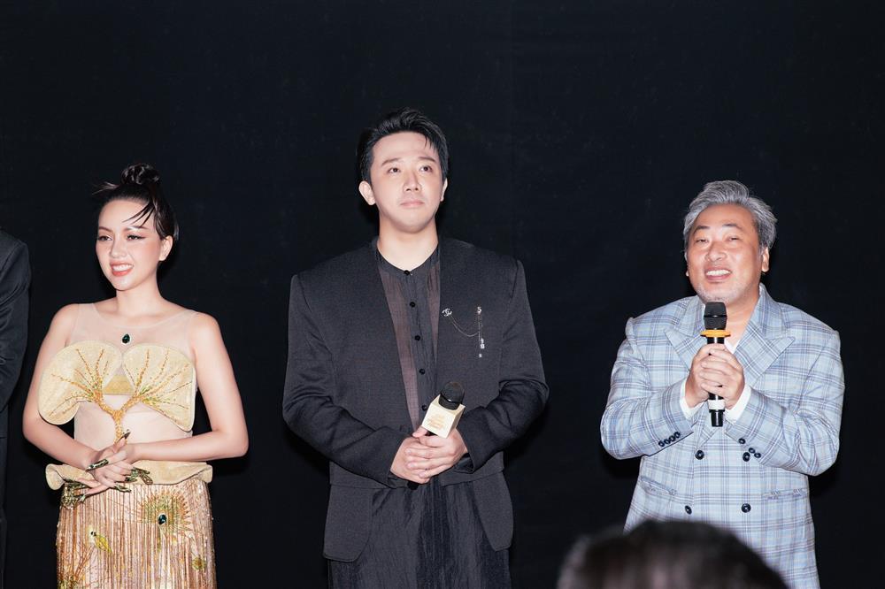 Nguyễn Quang Dũng nhiều lần gọi vợ ơi khi không thấy Bùi Lan Hương đứng cạnh-16