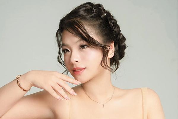 Con gái út NSƯT Chiều Xuân xưa mũm mĩm thi The Voice Kids, nay xinh đẹp cá tính ở tuổi 20, đỗ khoa thanh nhạc thành tích cao-10