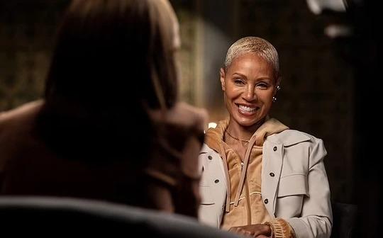 Vợ Will Smith bị ném đá sau công bố ly thân 7 năm-1