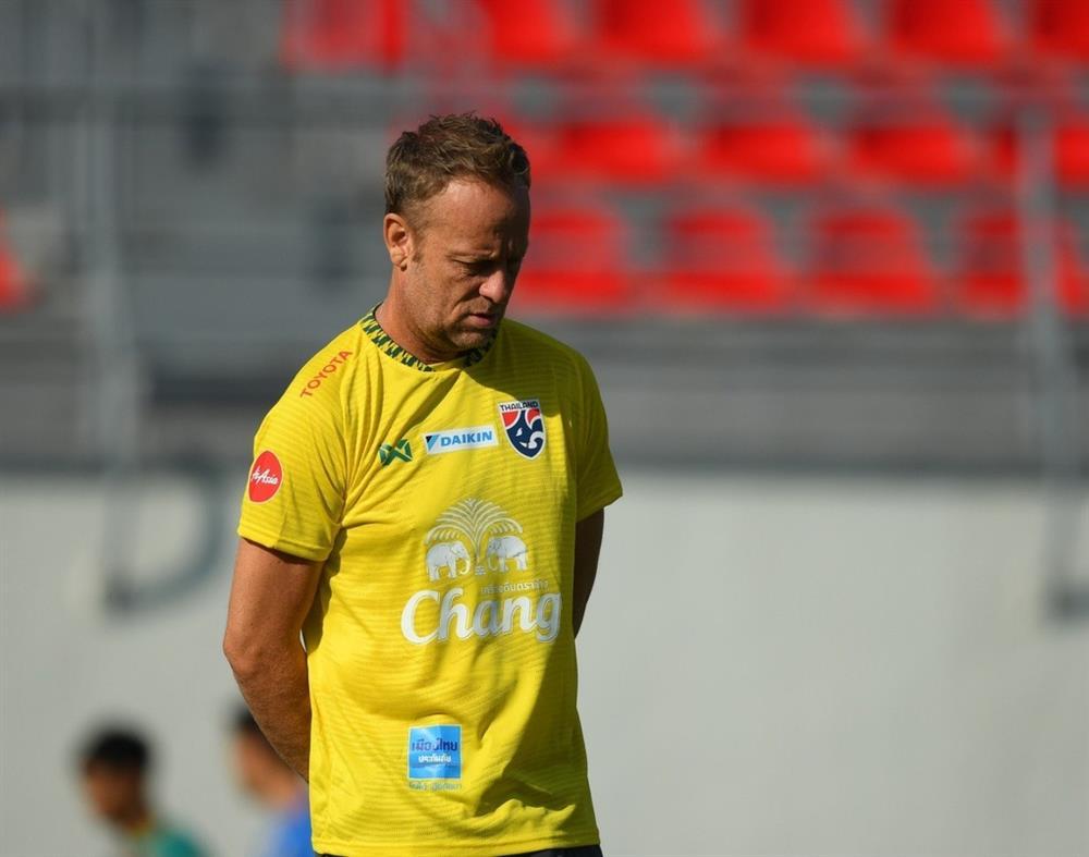 Đội tuyển Thái Lan thua đậm 0-8, trưởng đoàn Madam Pang công khai xin lỗi-2