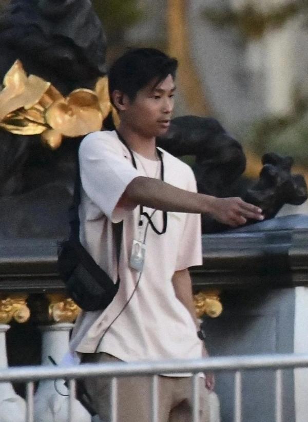 Pax Thien xuất hiện trên phim trường, tích cực hỗ trợ Angelina Jolie-4