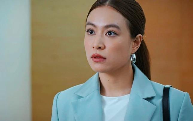 Hoàng Thùy Linh bị chê thoại như đọc trên phim giờ vàng-1