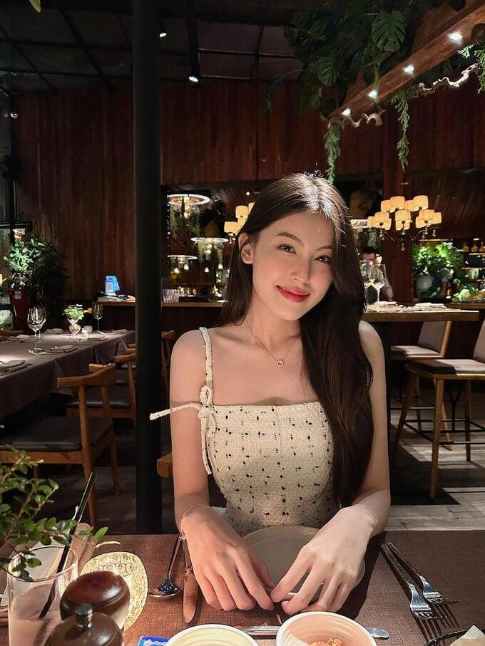 Đời thường như tiểu thư đài các của bạn gái tin đồn HIEUTHUHAI-5