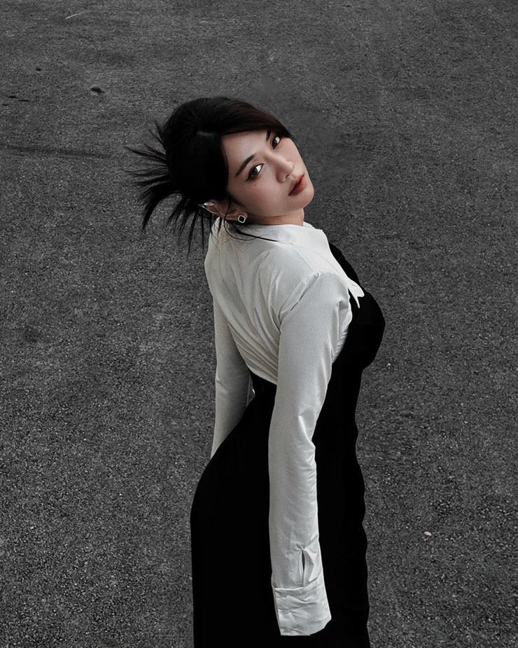 TikToker Lê Bống bất ngờ kín bưng nhưng không che được đường cong vạn like-5