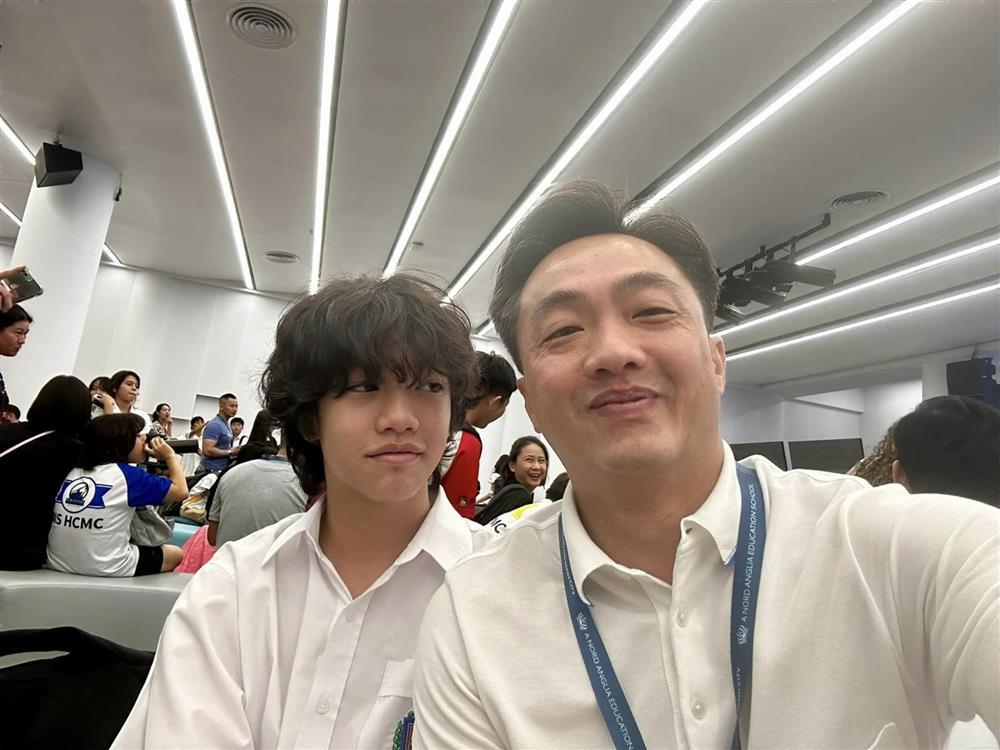 Vợ chồng Cường Đô La khoe khoảnh khắc gia đình hạnh phúc, dân tình chỉ chú ý chi tiết này-8