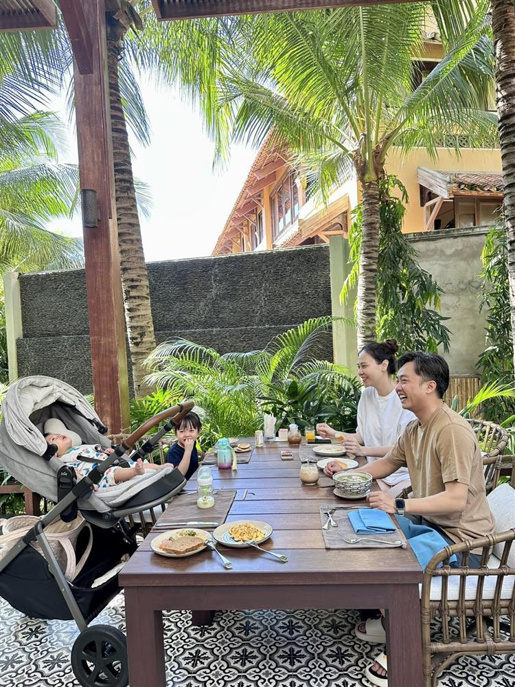 Vợ chồng Cường Đô La khoe khoảnh khắc gia đình hạnh phúc, dân tình chỉ chú ý chi tiết này-10