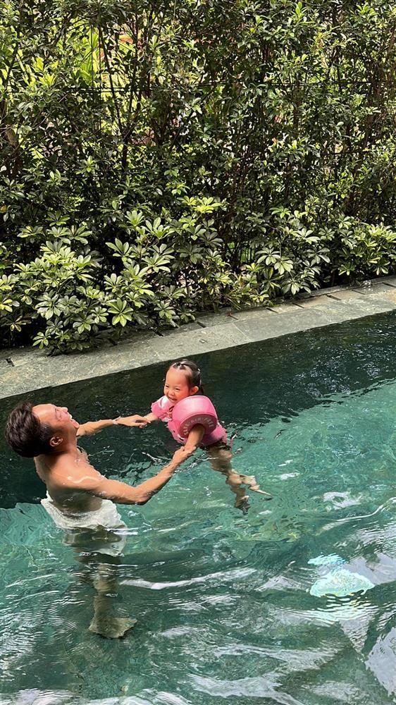 Vợ chồng Cường Đô La khoe khoảnh khắc gia đình hạnh phúc, dân tình chỉ chú ý chi tiết này-11