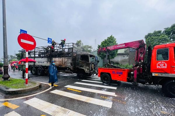 Cháy lớn kho nhựa ở Quảng Nam, cột khói cao trăm mét-10