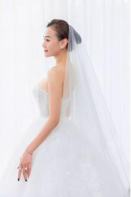 Phương Oanh ngày càng mặn mà, ra dáng mẹ bầu trước hôn lễ-2