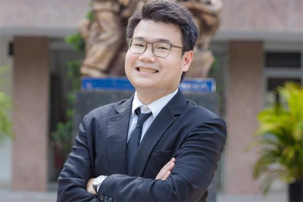 Vượt nghịch cảnh, thủ khoa ĐH Kinh tế Quốc dân được ví như thợ săn học bổng-4