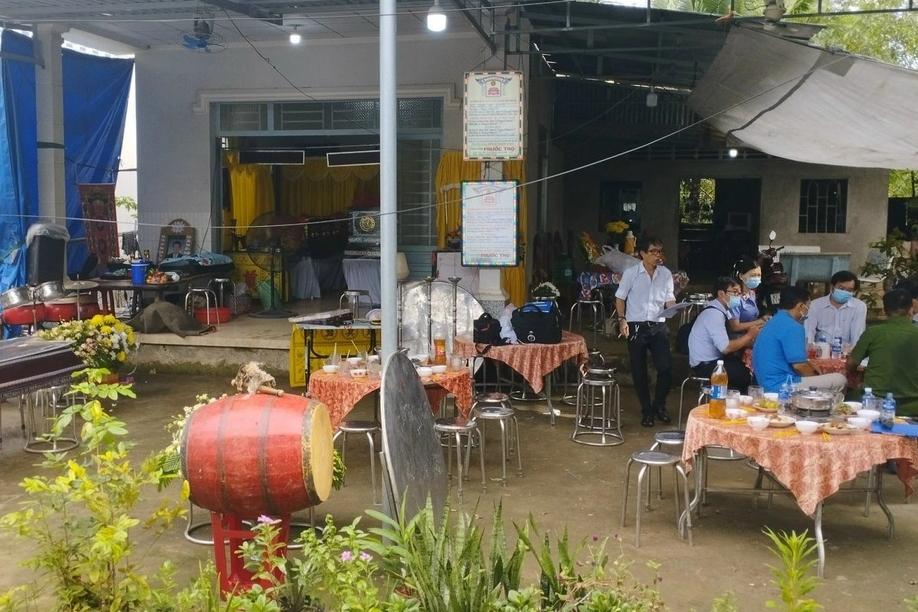 Vụ mẹ và em tử vong, anh nguy kịch sau khi uống sữa: Khẩn tìm độc chất-4