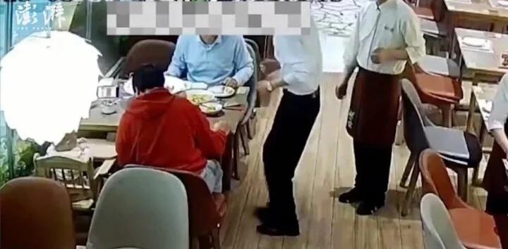 Nhét mảnh thủy tinh vào miệng, cặp vợ chồng ăn vạ, tống tiền 17 nhà hàng-1