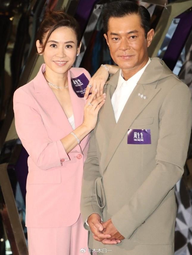 Tuyên Huyên sống độc thân, giàu có ở tuổi 53-2