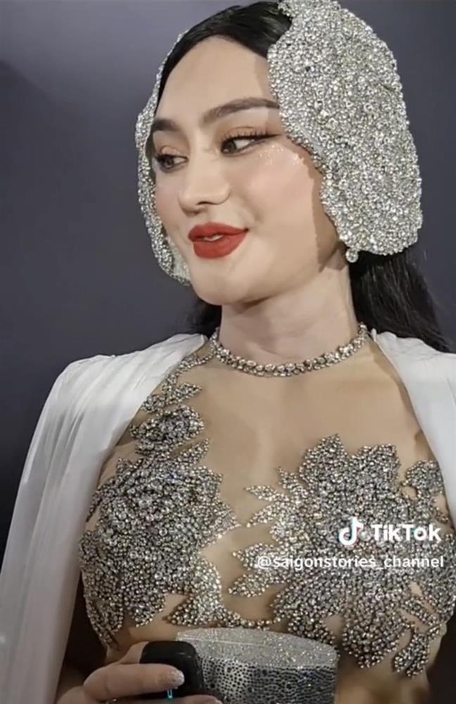 Chi 1 tỷ để diện đồ giống Phạm Băng Băng, Lâm Khánh Chi có bị lép vế?-2