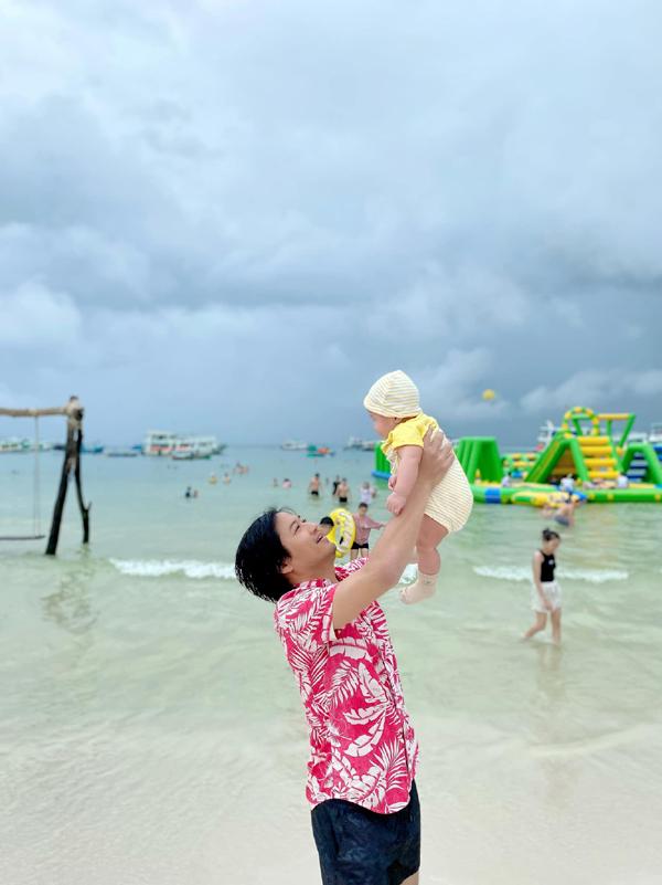 Sao Việt lấy vợ đại gia: Quý Bình được bạn đời chiều thích gì làm đó-4