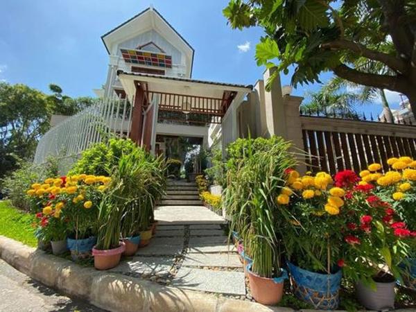 Sao Việt lấy vợ đại gia: Quý Bình được bạn đời chiều thích gì làm đó-5