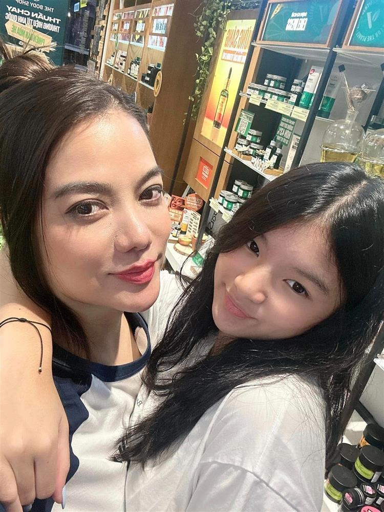 Con gái Trương Ngọc Ánh: Phổng phao như thiếu nữ, thần thái không thua Hoa hậu-9