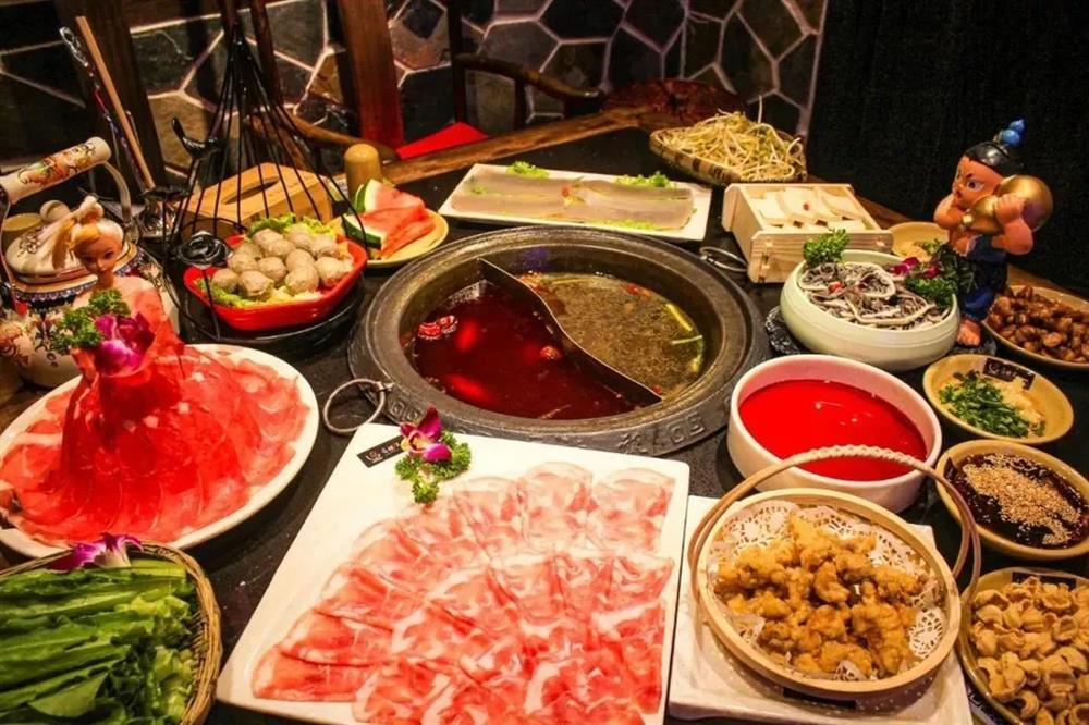 Malaysia: Nhà 5 người đi ăn lẩu buffet gọi 600 đĩa thịt, trả 800.000 đồng-1