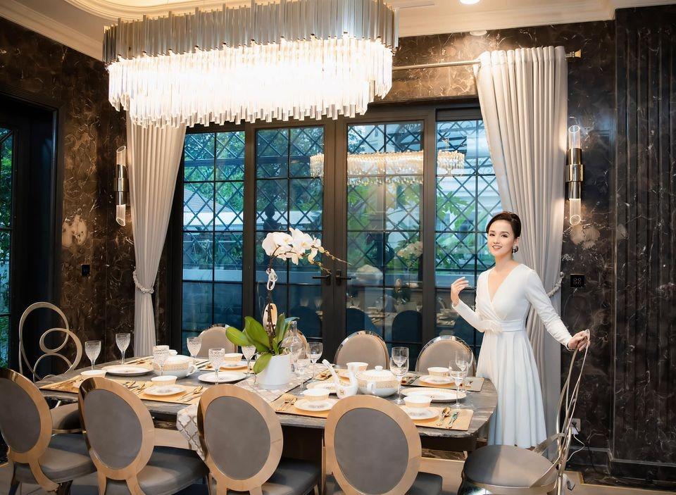 Lã Thanh Huyền làm người xem lóa mắt vì độ hoành tráng trong biệt thự triệu đô-6