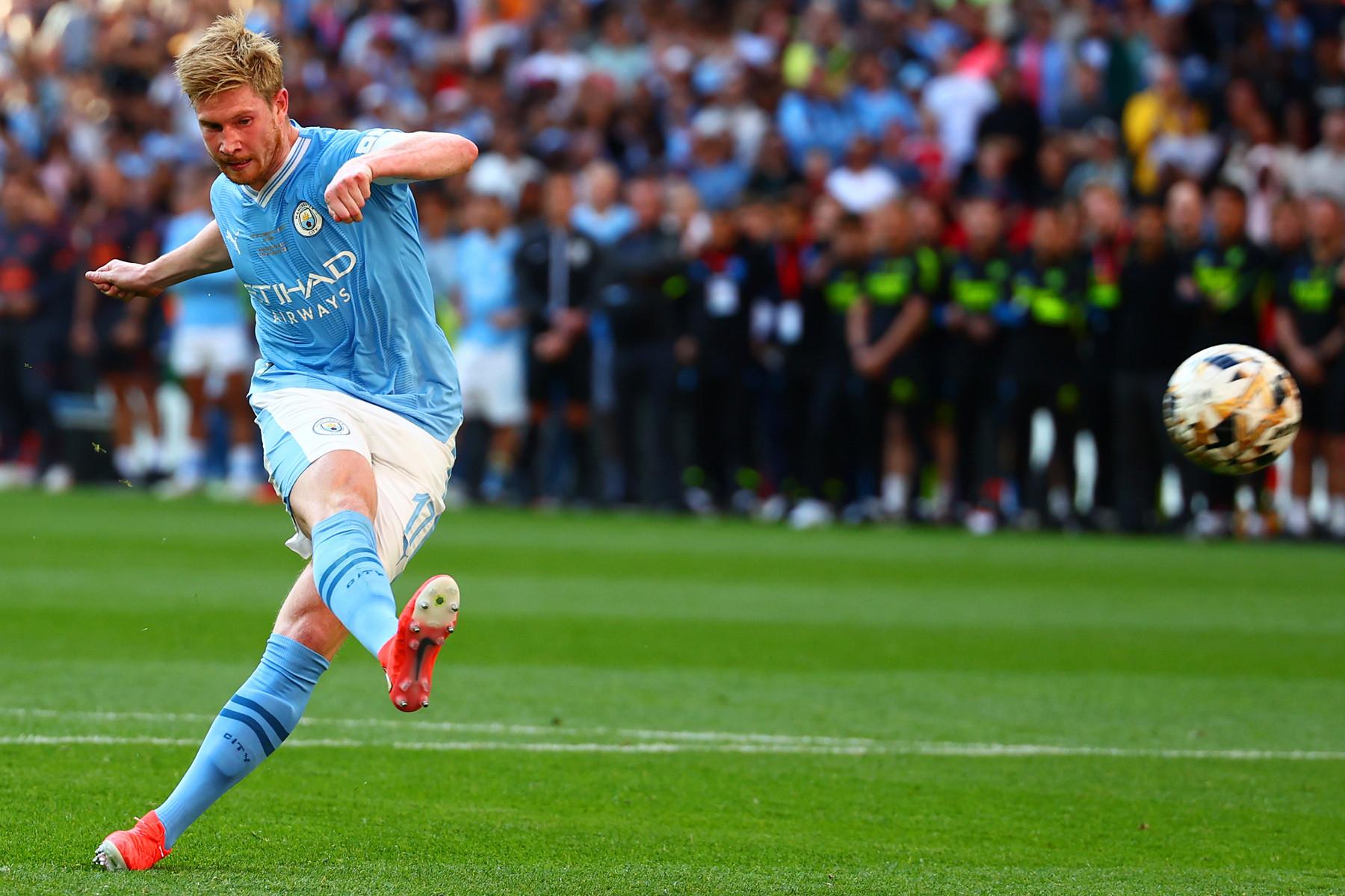 Top 11 cầu thủ kiếm tiền 2023: Ronaldo và Messi áp đảo-4