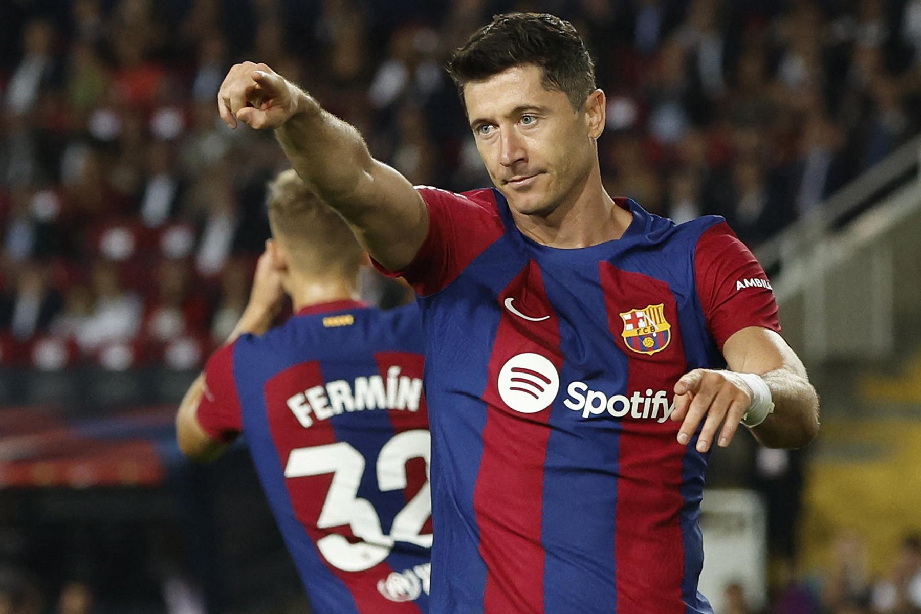 Top 11 cầu thủ kiếm tiền 2023: Ronaldo và Messi áp đảo-2