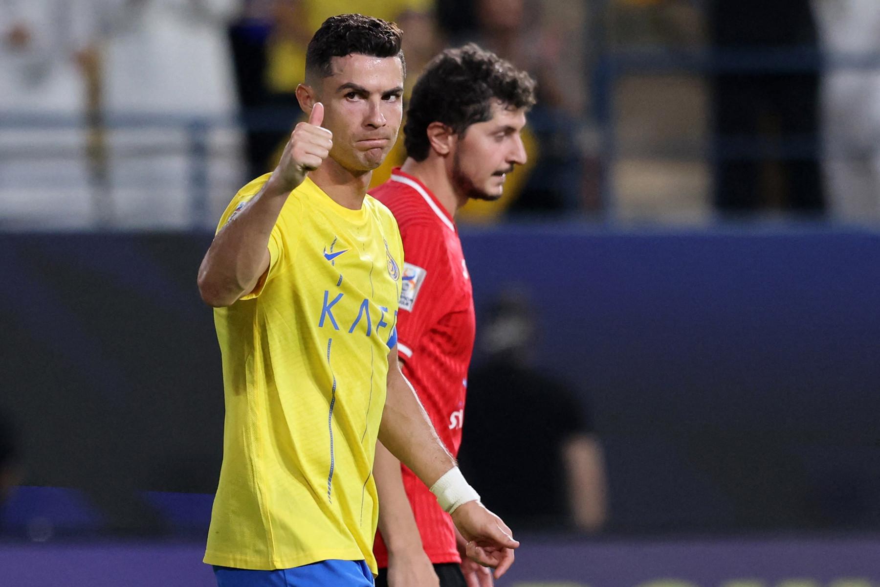 Top 11 cầu thủ kiếm tiền 2023: Ronaldo và Messi áp đảo-12