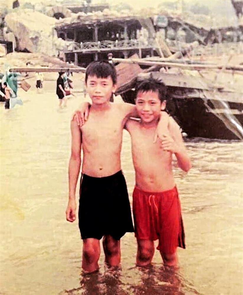 Cựu tuyển thủ Việt Nam gây sốt với hình xăm khắc họa tuổi thơ cùng thủ môn Bùi Tiến Dũng-2