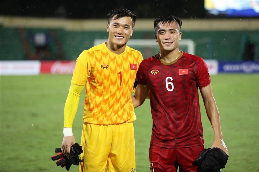 Cựu tuyển thủ Việt Nam gây sốt với hình xăm khắc họa tuổi thơ cùng thủ môn Bùi Tiến Dũng-4