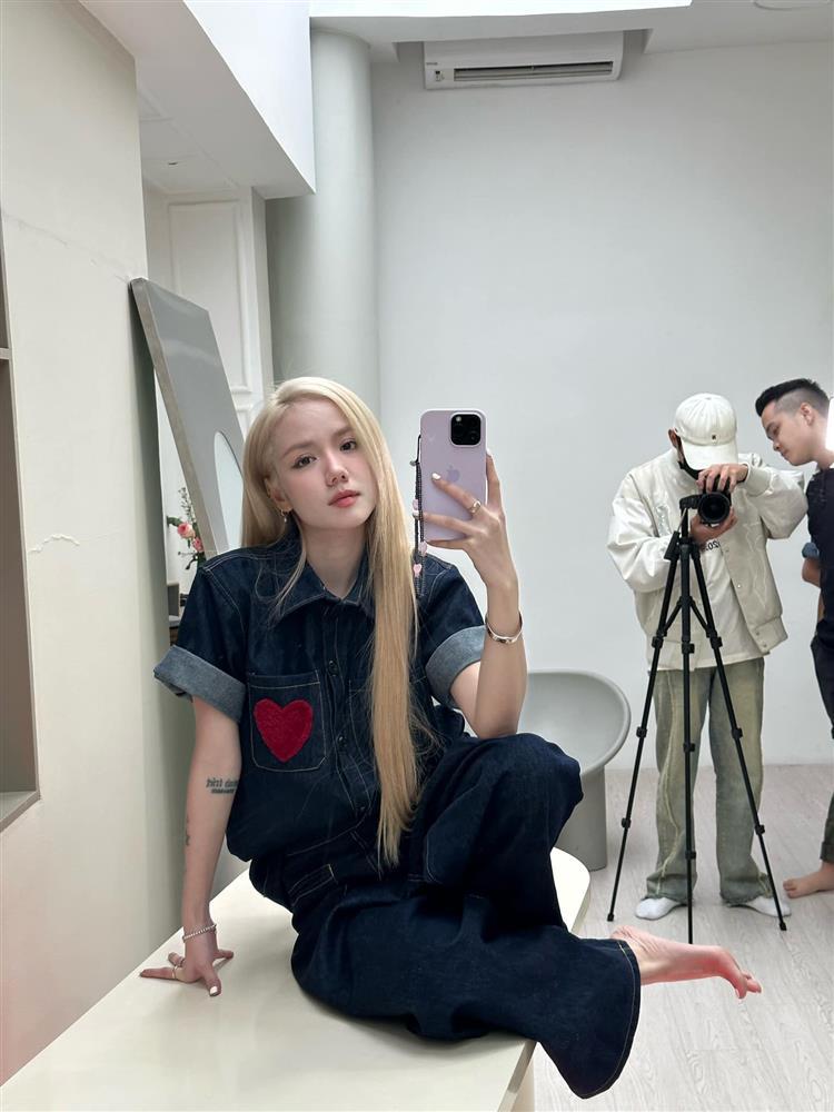 Phương Ly dạo này bỗng hóa Rosé Việt Nam nhờ đổi màu tóc-2