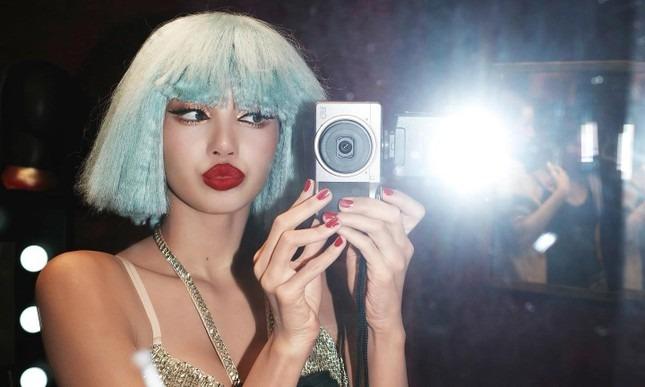 Bằng chứng Lisa (BlackPink) rời YG-1