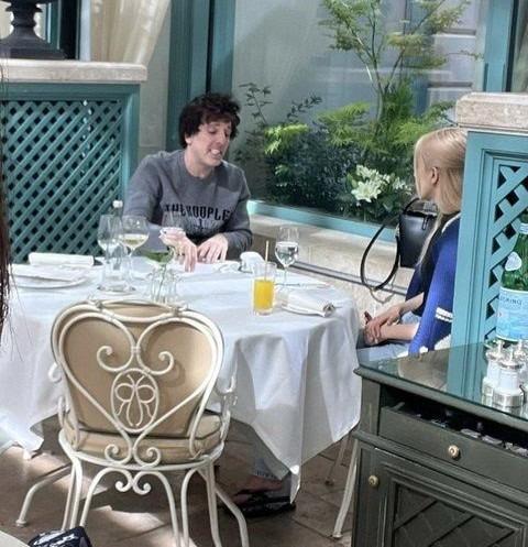 Bằng chứng Lisa (BlackPink) rời YG-4