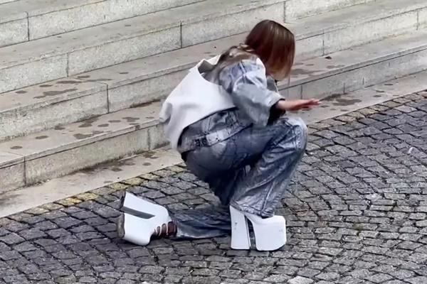 Đăng quảng cáo gây hiểu nhầm, diễn viên Vân Trang xin lỗi-4