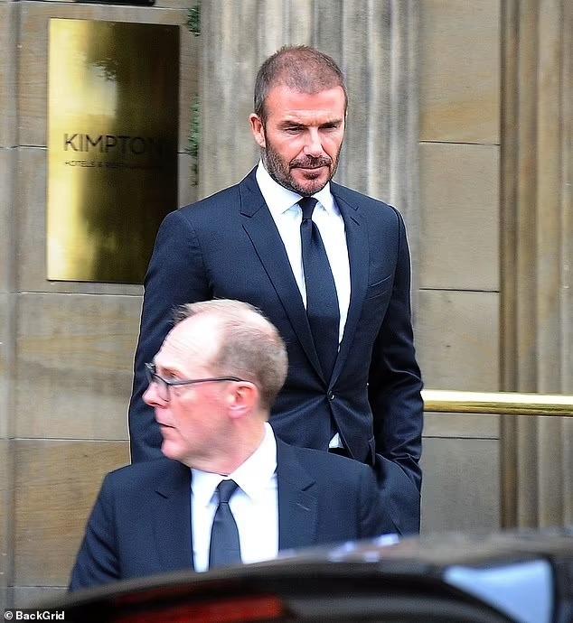 David Beckham và các huyền thoại bóng đá buồn bã tiễn biệt vợ HLV Sir Alex-1