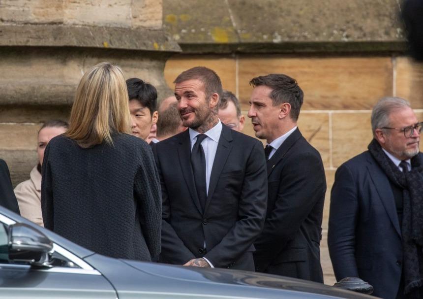 David Beckham và các huyền thoại bóng đá buồn bã tiễn biệt vợ HLV Sir Alex-2