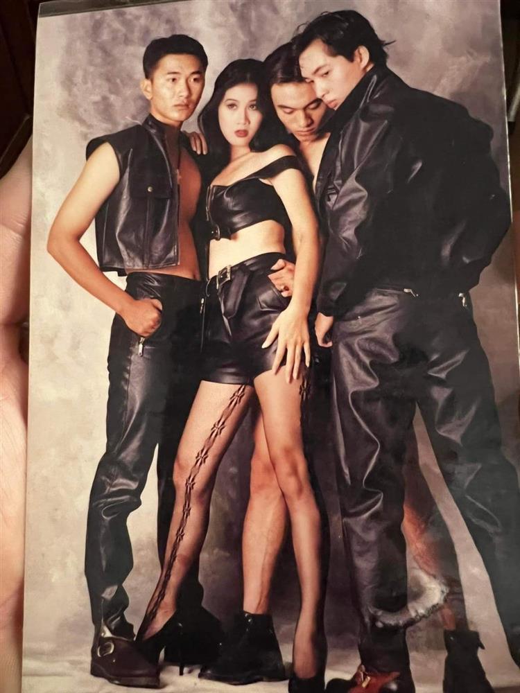 Choáng với độ táo bạo của người mẫu Việt cách đây gần 20 năm-4