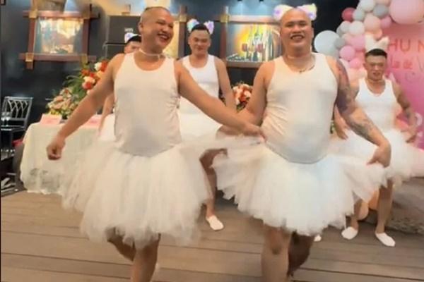 Bật cười xem dân mạng rầm rộ khoe quà 20/10 thực dụng không giống ai-13