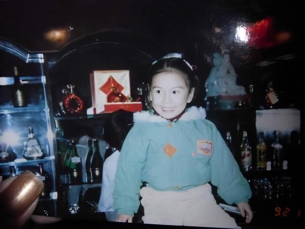 Nhan sắc hồi nhỏ của Angelababy gây nhiều bất ngờ-3