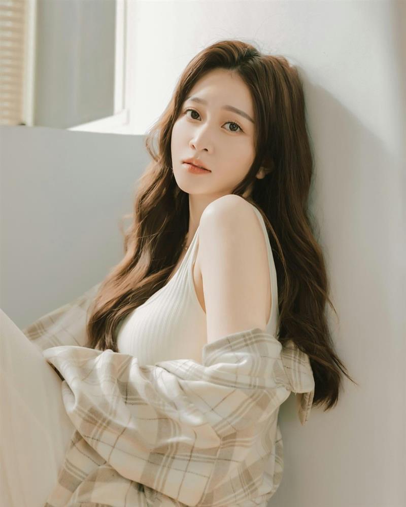 Nữ ca sĩ Nhật Bản bị bạo hành, nhốt trong chuồng chó-1