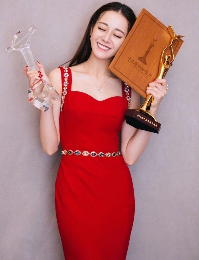 Vương Nhất Bác từ thảm họa diễn xuất đến đề cử Kim Kê 2023-3