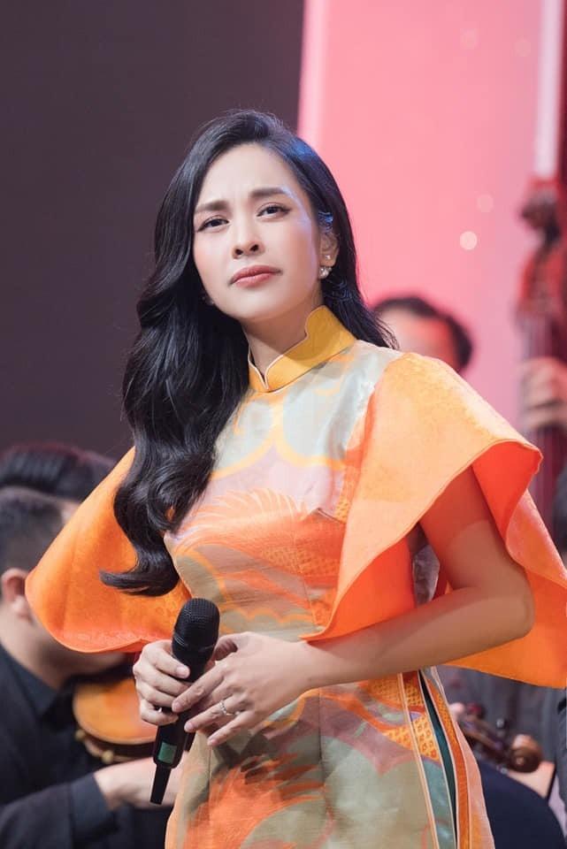 Ồn ào học trò vô ơn, quỵt tiền cô giáo của showbiz Việt-2