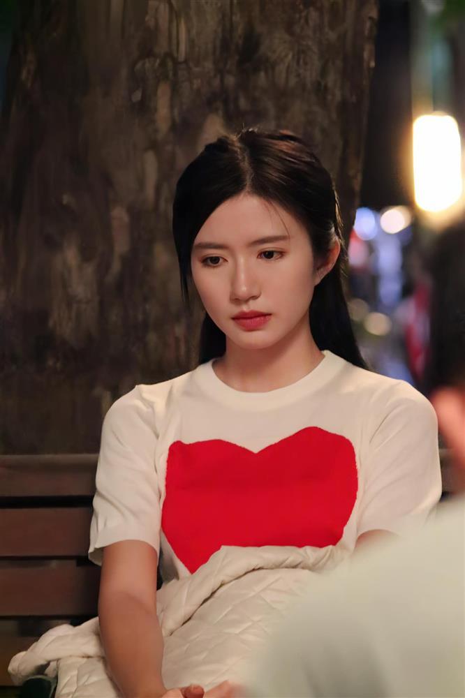 Hot girl phim Việt giờ vàng bất ngờ khoe nhẫn cầu hôn, Đình Tú bỗng được gọi tên-5