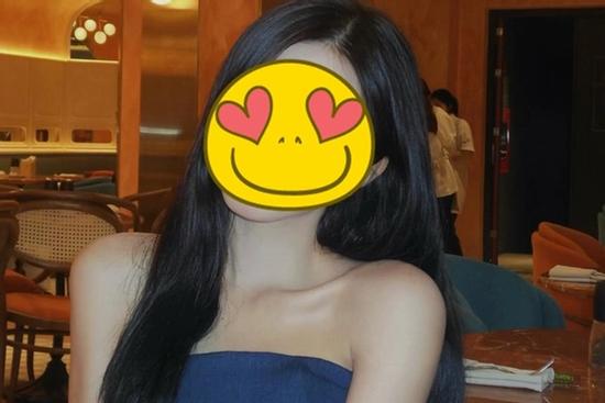 'Hot girl phim Việt giờ vàng' bất ngờ khoe nhẫn cầu hôn, Đình Tú bỗng được gọi tên