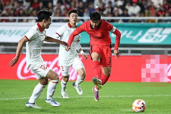 Son Heung Min nói gì sau trận thắng đậm tuyển Việt Nam?-2