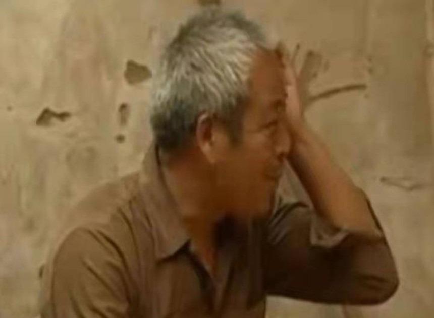 Bí ẩn ngôi làng tóc bạc ở Trung Quốc: Chuyên gia đến điều tra cũng bạc đầu theo-1