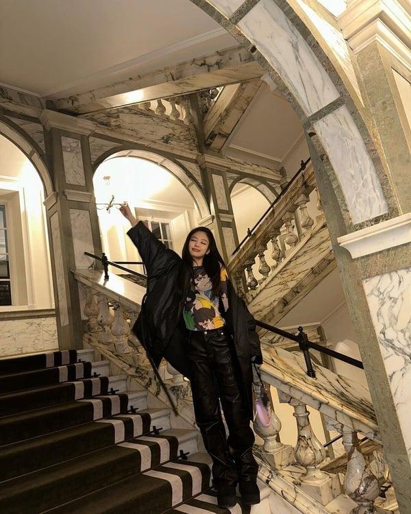 Thời trang thu đông 10 điểm của Jennie giúp cô ấy trở nên nổi bật và thu hút hơn-7