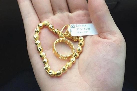 Quà 20/10, vợ tôi đòi quy ra vàng để ‘bỏ ống’