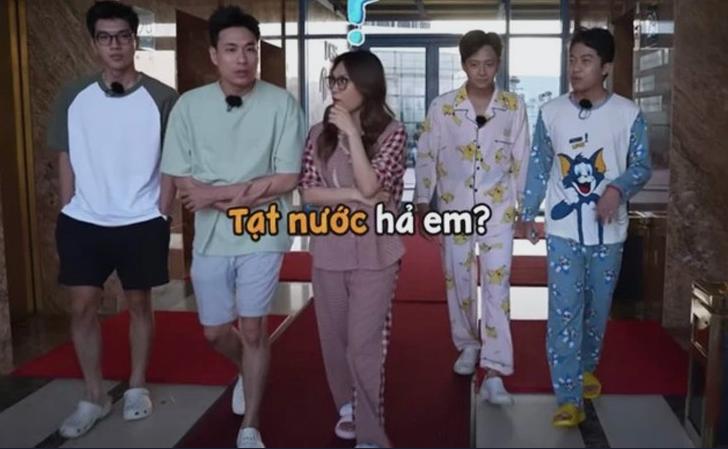 Mỹ nhân Việt diện đồ ngủ trên show, phim truyền hình gây sốt-2