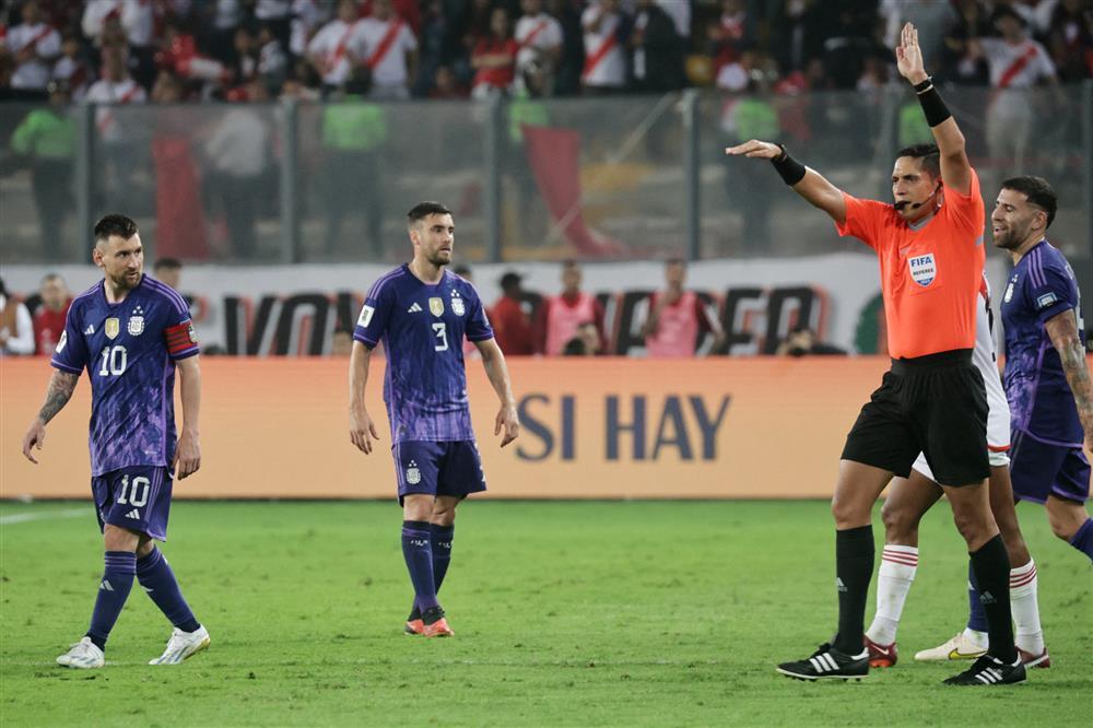 Messi giúp Argentina toàn thắng vòng loại World Cup 2026-3